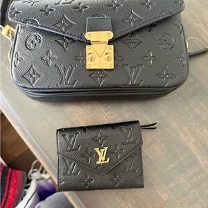 Make Offer: Black Crossbody Women's Bag and Wallet